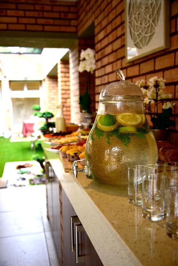 Five O'Clock Zen Boutique Guest House Centurion Eksteriør bilde